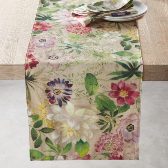 Williams Sonoma Other - NWT Williams Sonoma La Vie en Rose Table Runner